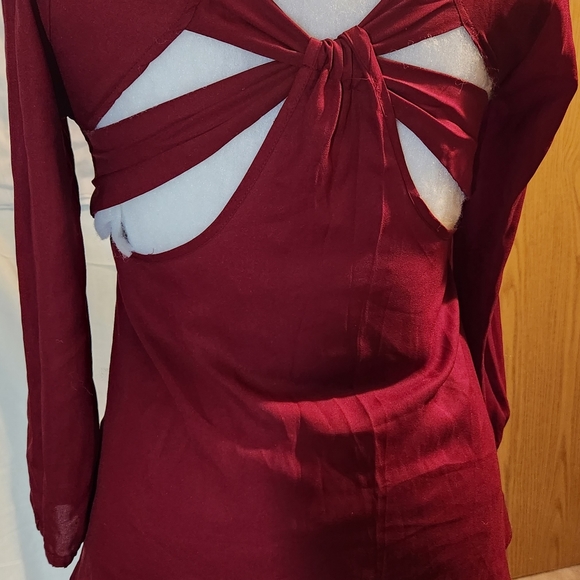 Charlotte Russe cut out back top - Picture 3 of 5